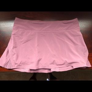 Lululemon play off the pleats size 10